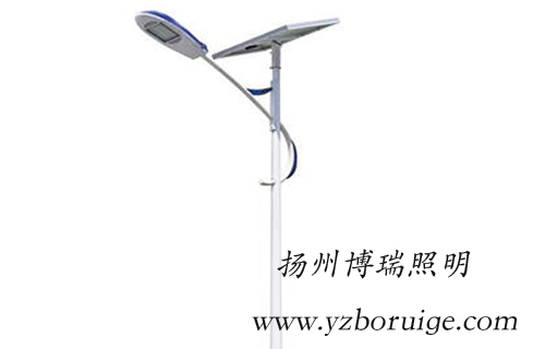 太阳能路灯的控制器是如何控制灯亮灯灭的？